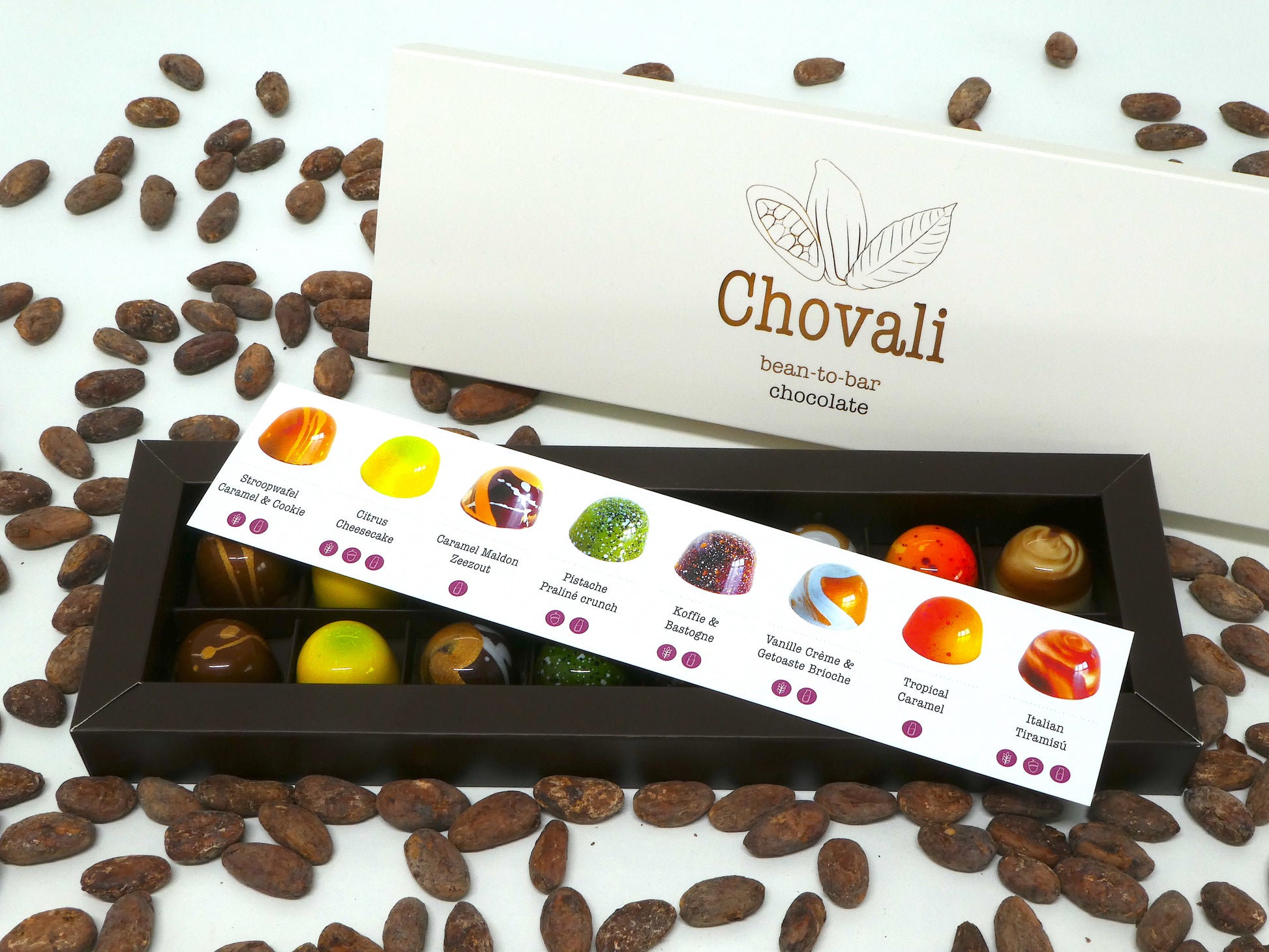 Chovali Classics, bonbons 16 stuks, chocolade bonbons, voorkant met smakenkaart